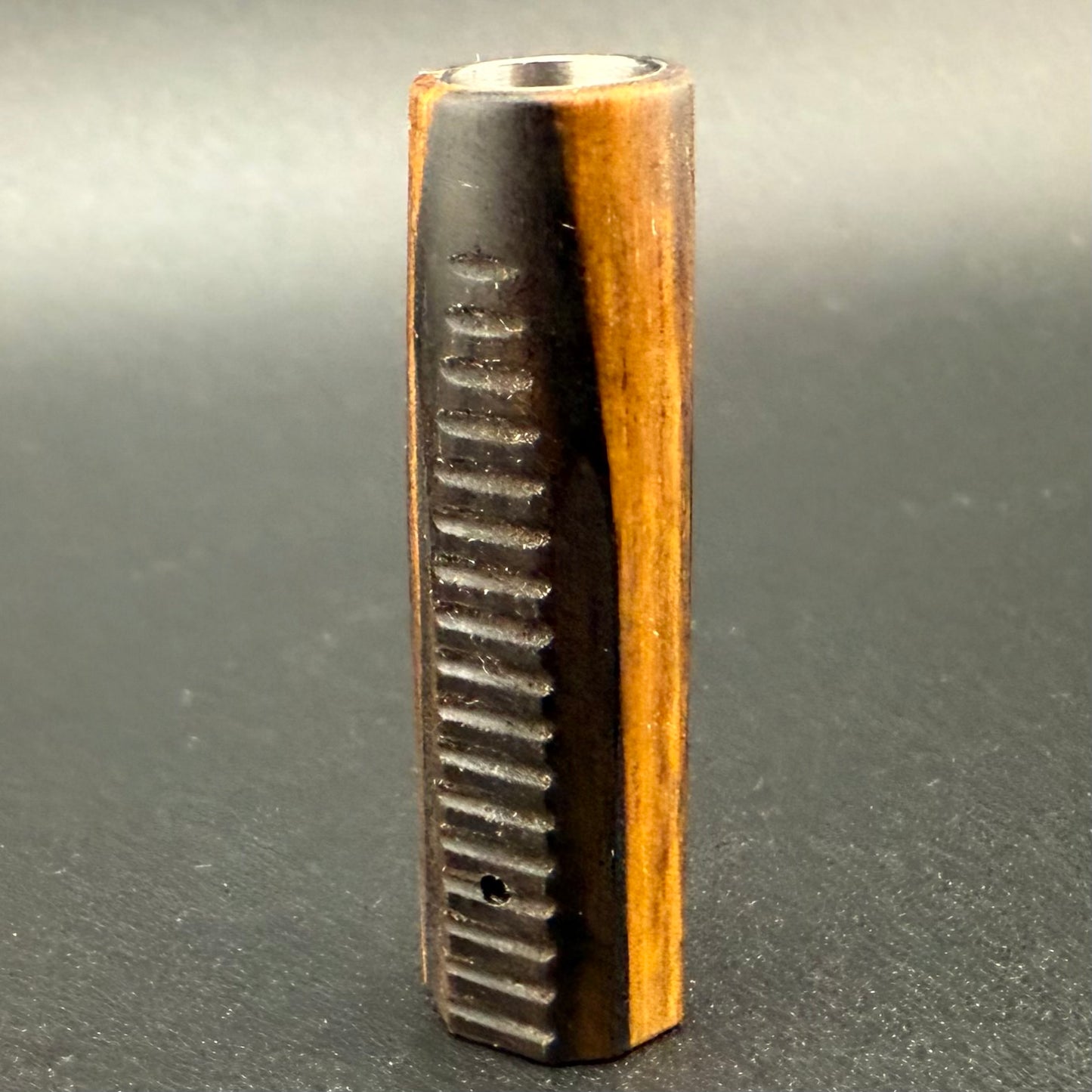 zNona - Black and White Ebony